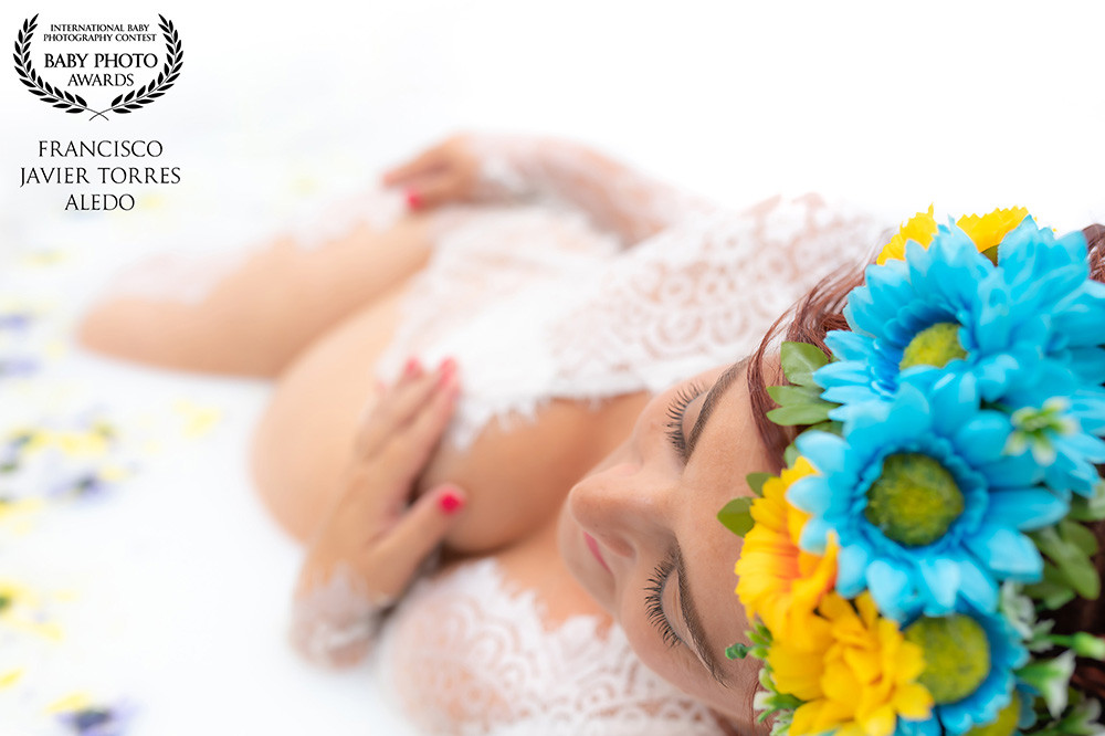 Fotografía Infantil y de Comuniones | Torres AND Torres Fotografía - milk%20bath%20maternity%20max.jpg
